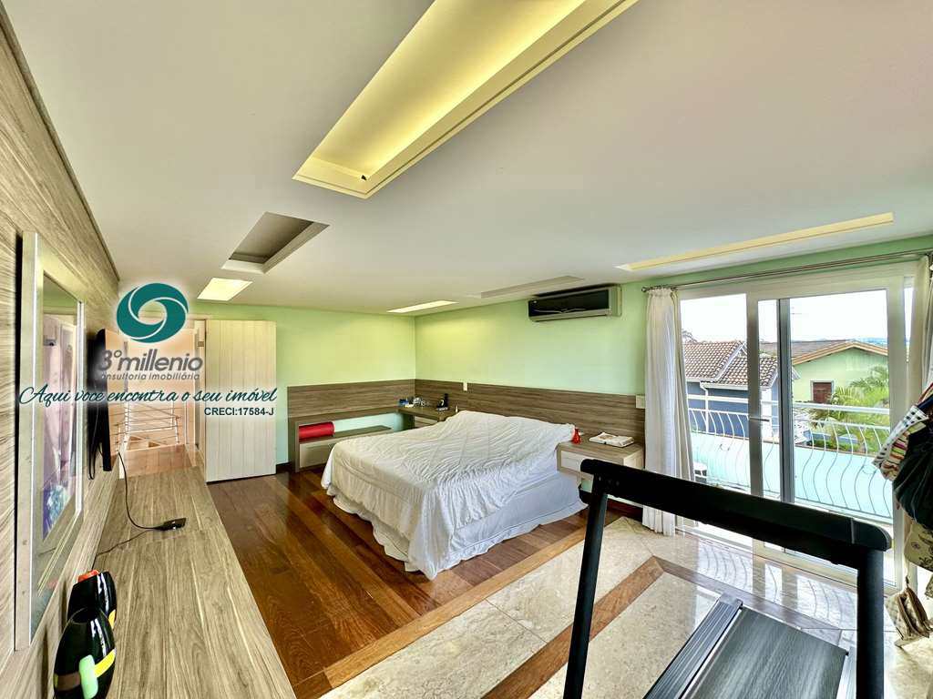 Casa em Cotia, no bairro São Paulo II