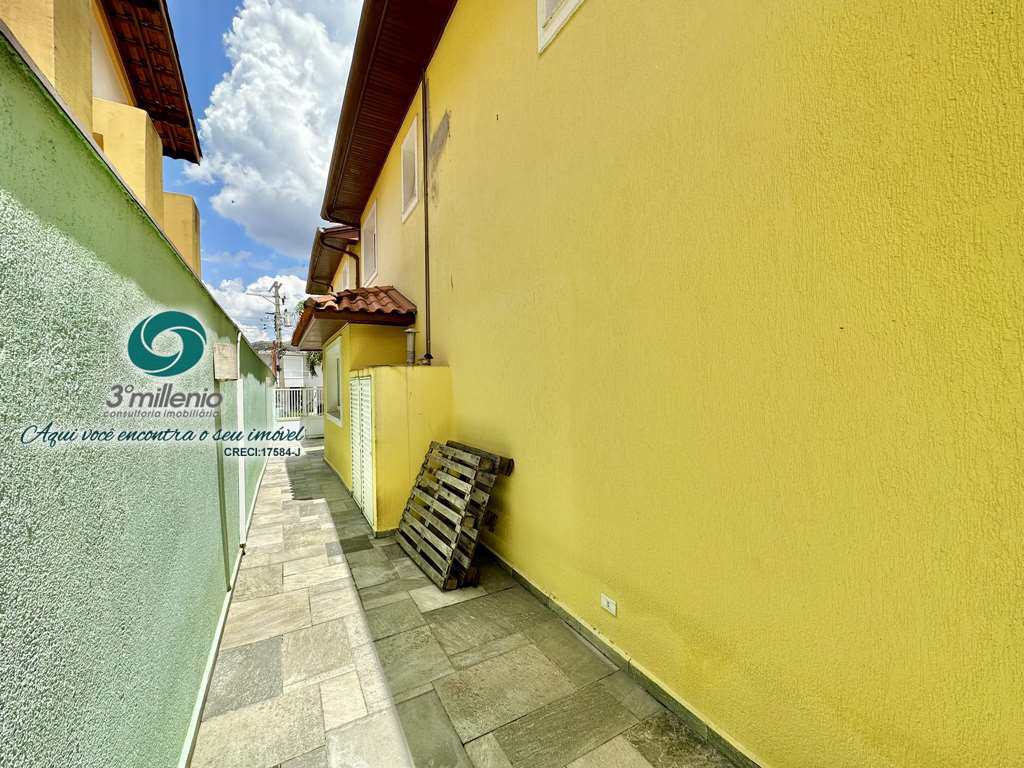 Casa em Cotia, no bairro São Paulo II