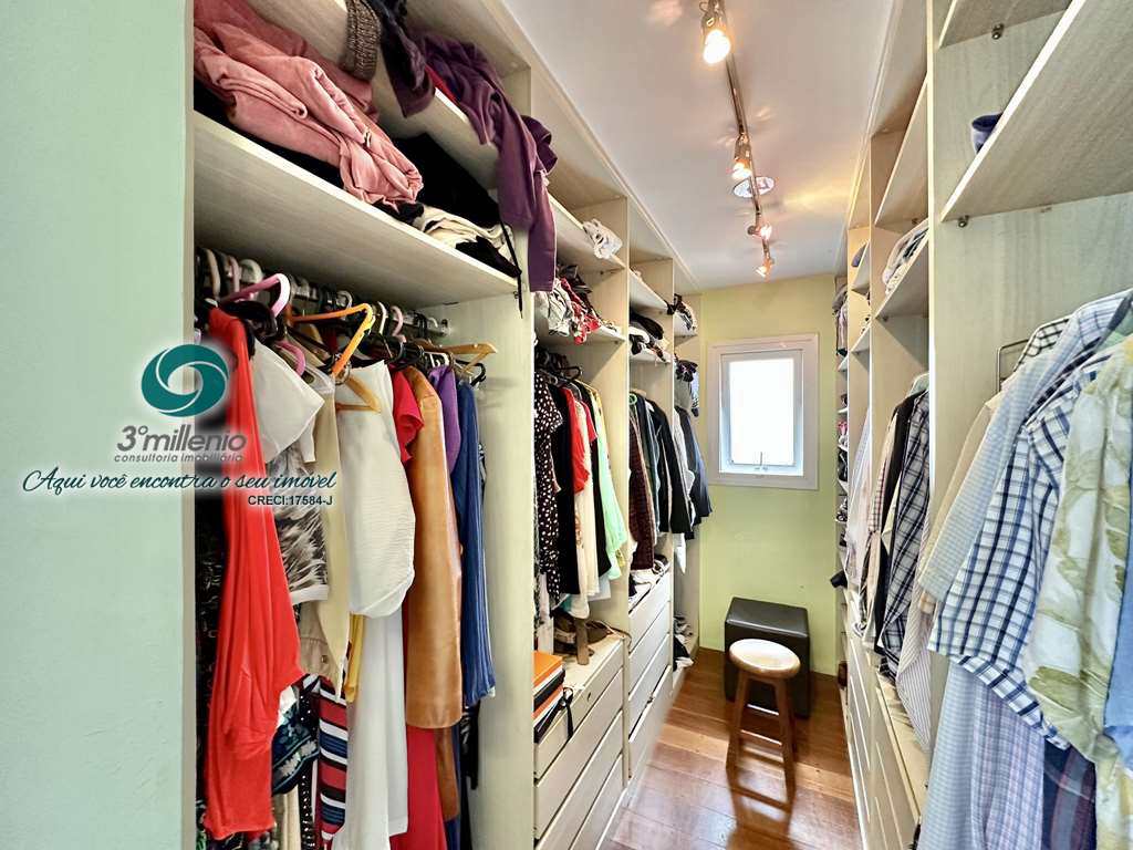 Casa em Cotia, no bairro São Paulo II