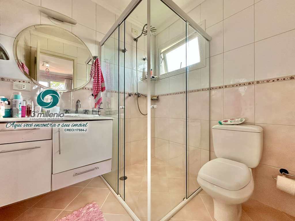 Casa em Cotia, no bairro São Paulo II