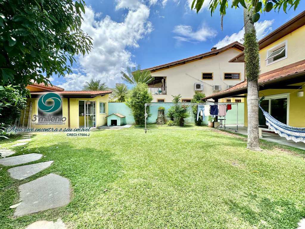 Casa em Cotia, no bairro São Paulo II