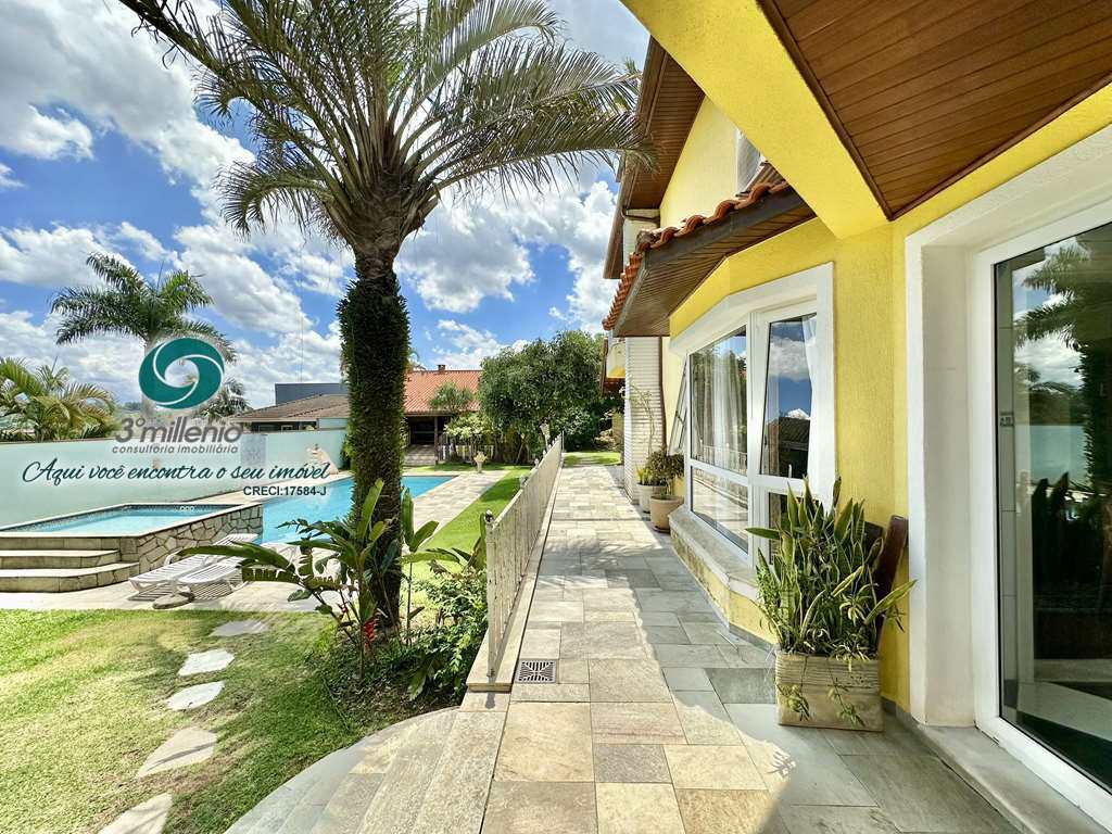 Casa em Cotia, no bairro São Paulo II