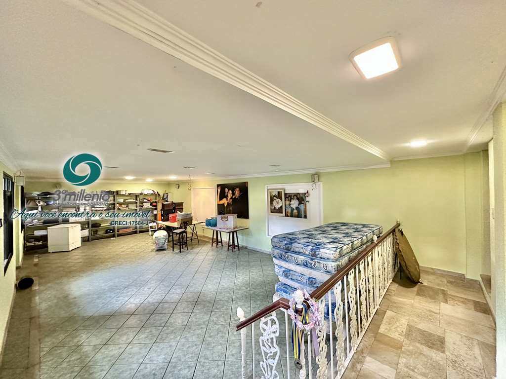 Casa em Cotia, no bairro São Paulo II