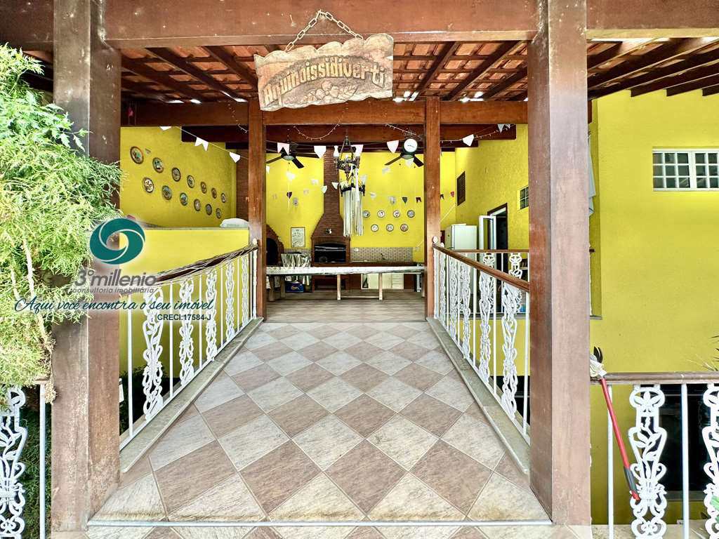 Casa em Cotia, no bairro São Paulo II