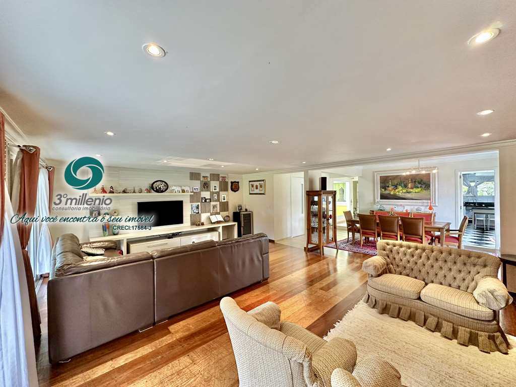 Casa em Cotia, no bairro São Paulo II