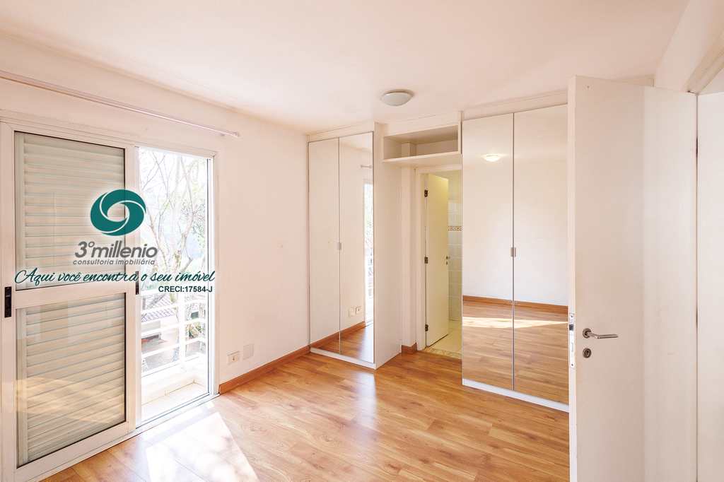 Casa em Cotia, no bairro Granja Viana