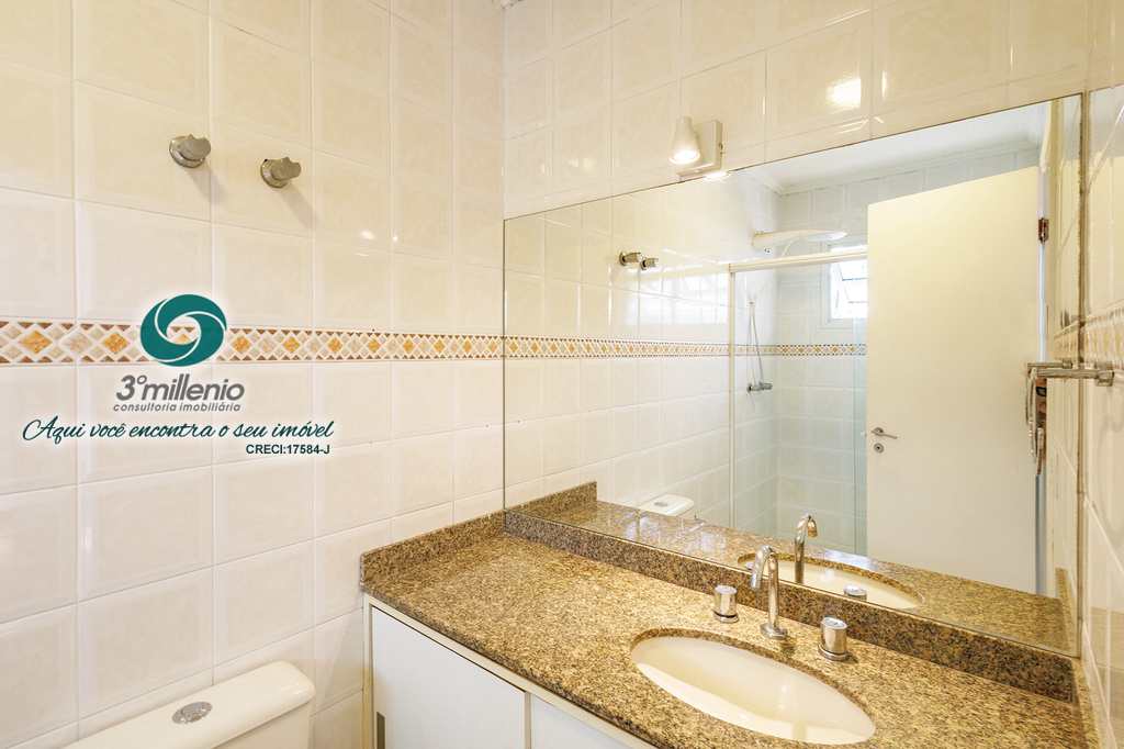 Casa em Cotia, no bairro Granja Viana