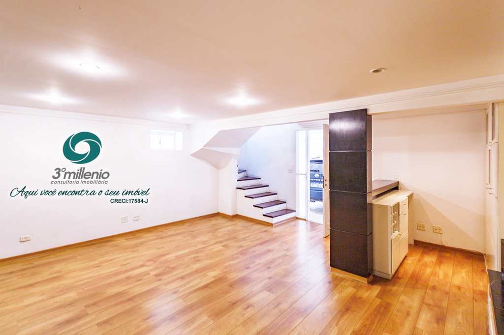 Casa em Cotia, no bairro Granja Viana