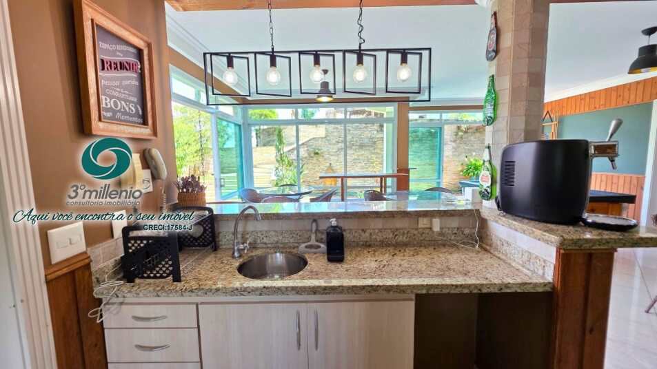 Casa em Cotia, no bairro São Paulo II