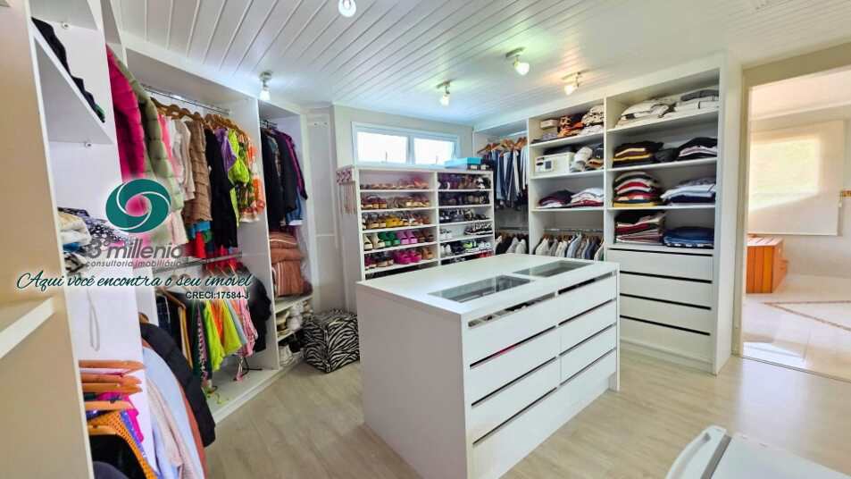 Casa em Cotia, no bairro São Paulo II