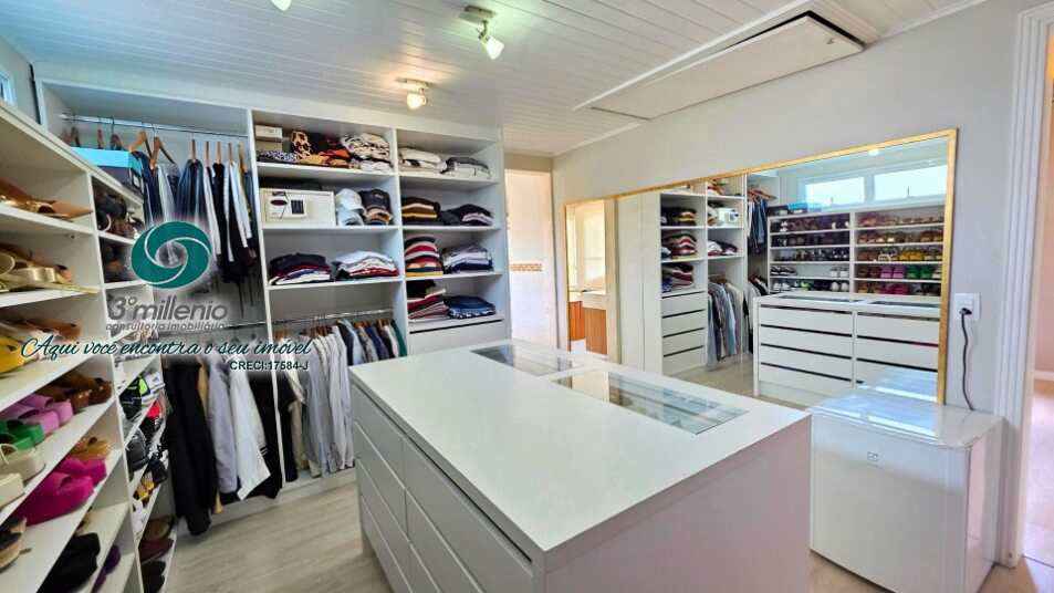 Casa em Cotia, no bairro São Paulo II