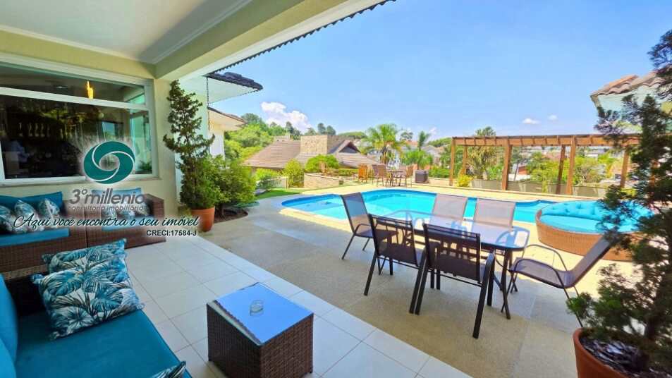 Casa em Cotia, no bairro São Paulo II