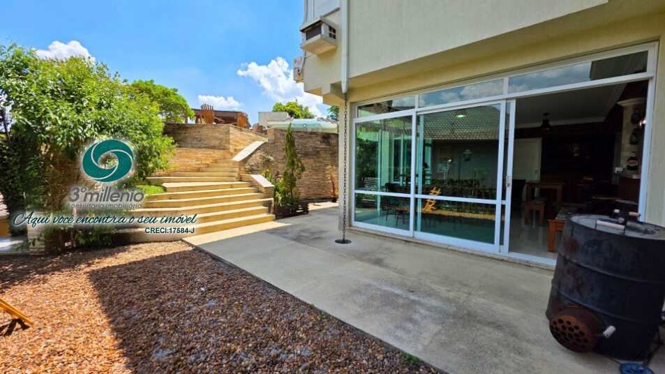 Casa em Cotia, no bairro São Paulo II