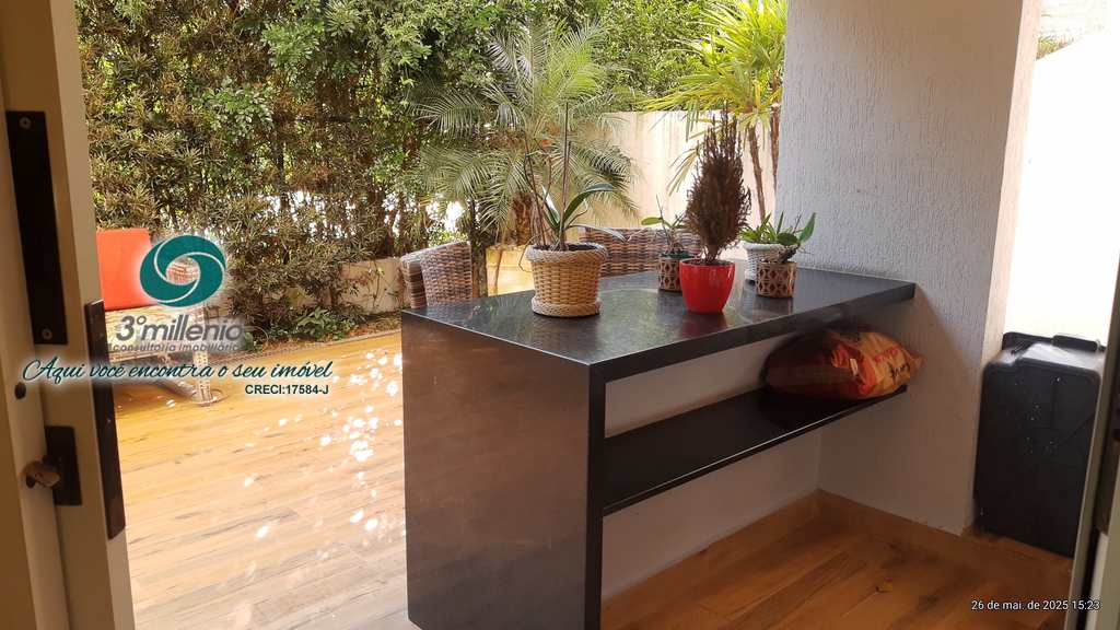 Casa em Cotia, no bairro Granja Viana