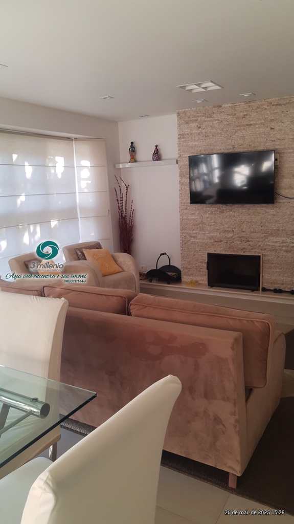 Casa em Cotia, no bairro Granja Viana