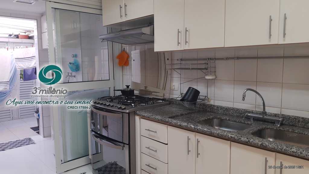 Casa em Cotia, no bairro Granja Viana