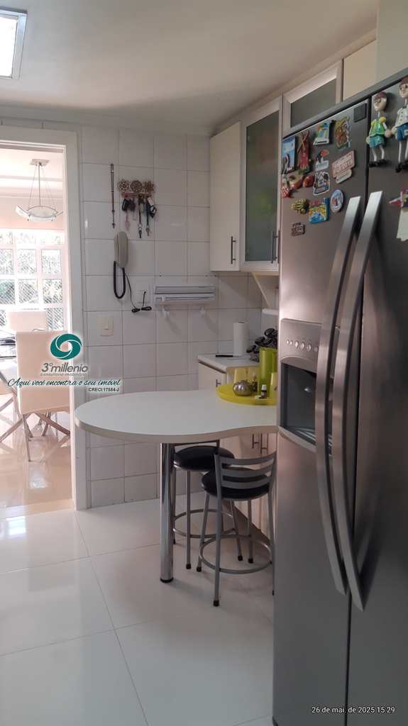 Casa em Cotia, no bairro Granja Viana