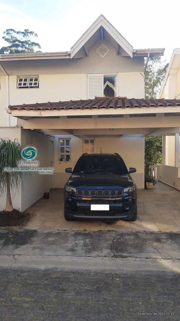 Casa em Cotia, no bairro Granja Viana