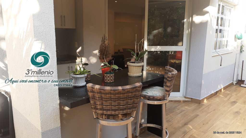 Casa em Cotia, no bairro Granja Viana