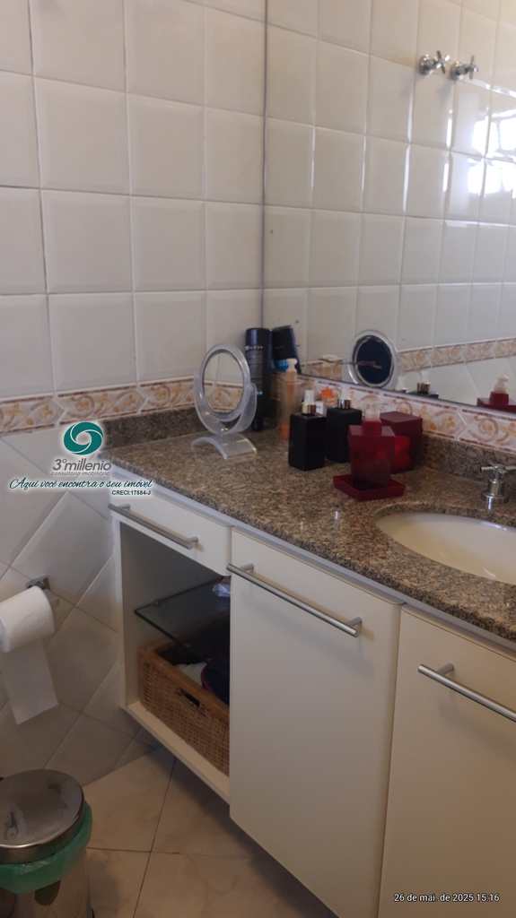 Casa em Cotia, no bairro Granja Viana