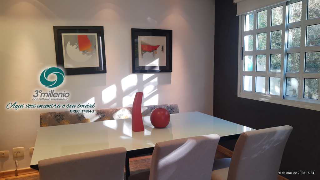 Casa em Cotia, no bairro Granja Viana