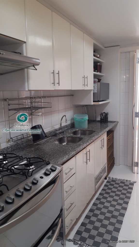 Casa em Cotia, no bairro Granja Viana