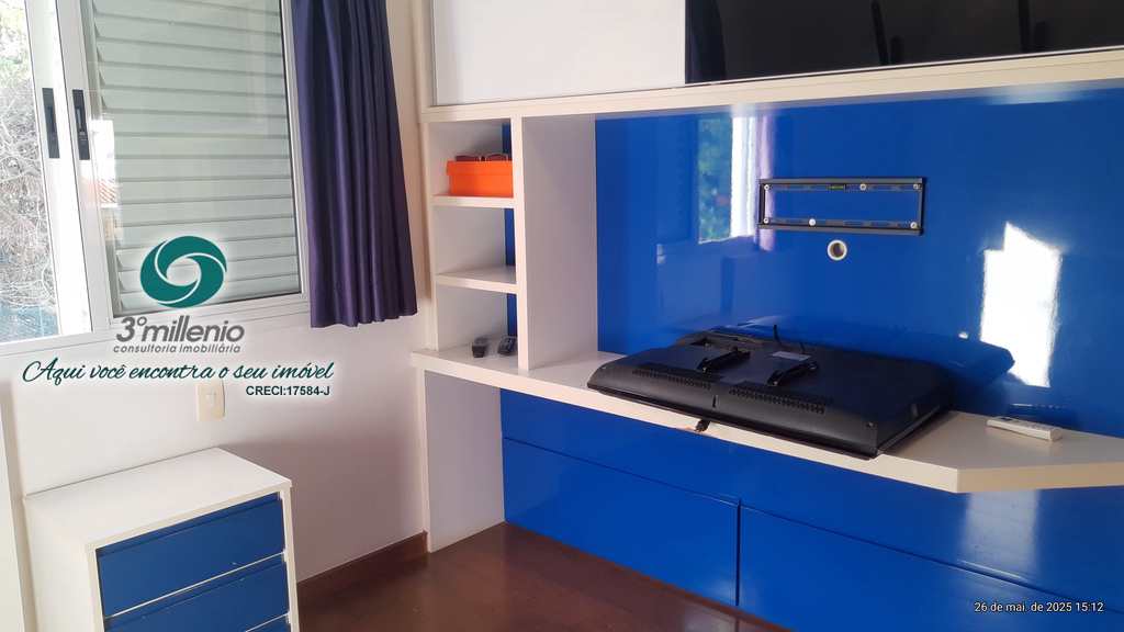 Casa em Cotia, no bairro Granja Viana