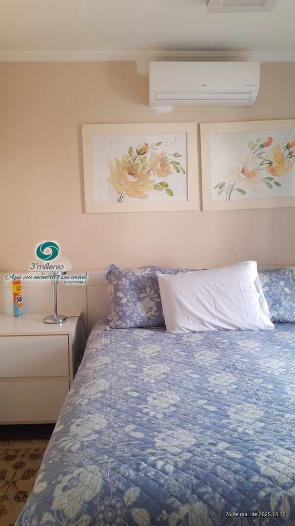 Casa em Cotia, no bairro Granja Viana