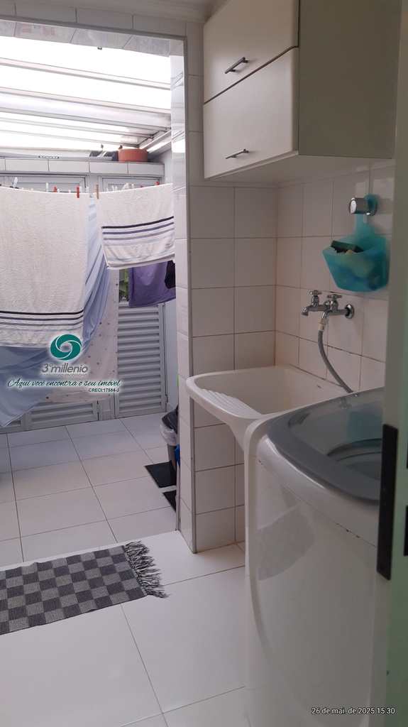Casa em Cotia, no bairro Granja Viana