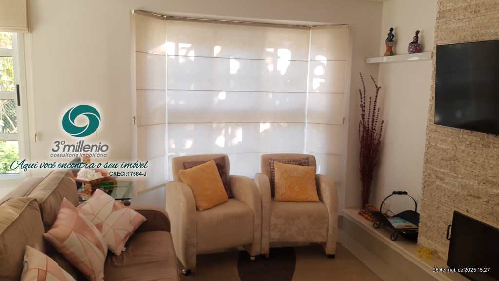 Casa em Cotia, no bairro Granja Viana