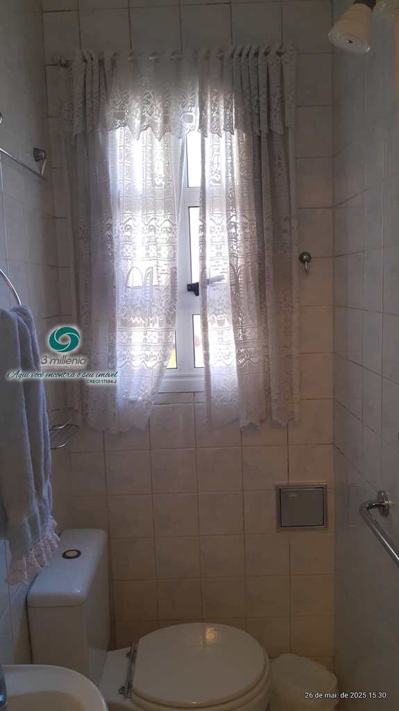 Casa em Cotia, no bairro Granja Viana