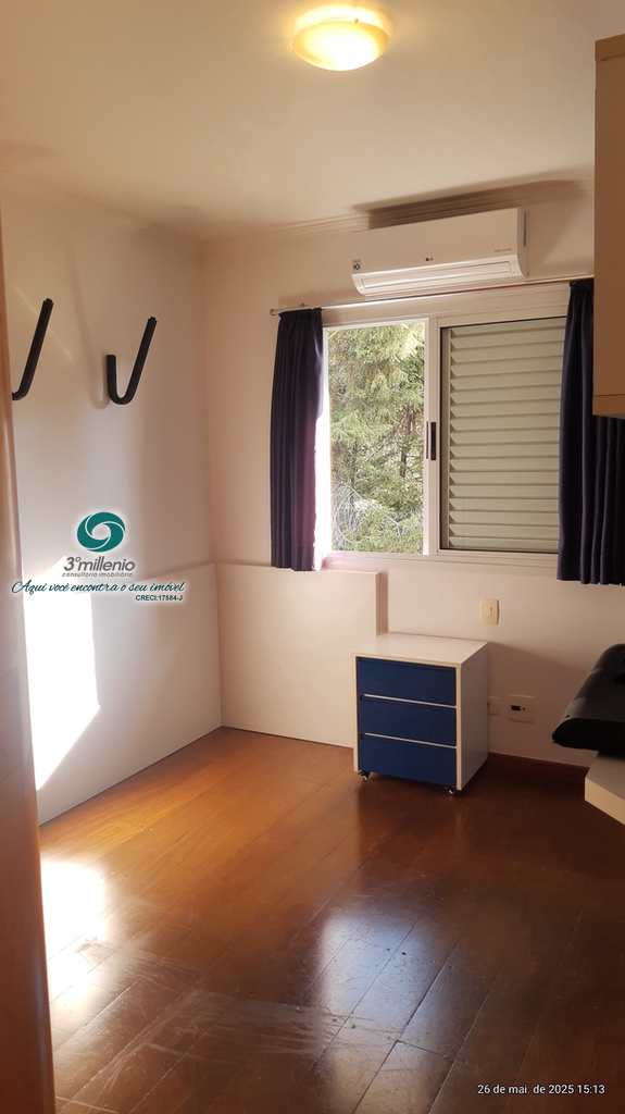 Casa em Cotia, no bairro Granja Viana