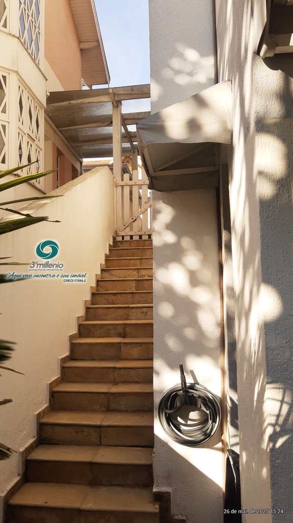 Casa em Cotia, no bairro Granja Viana