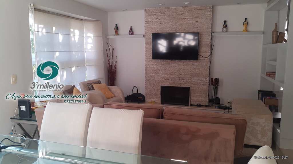 Casa em Cotia, no bairro Granja Viana
