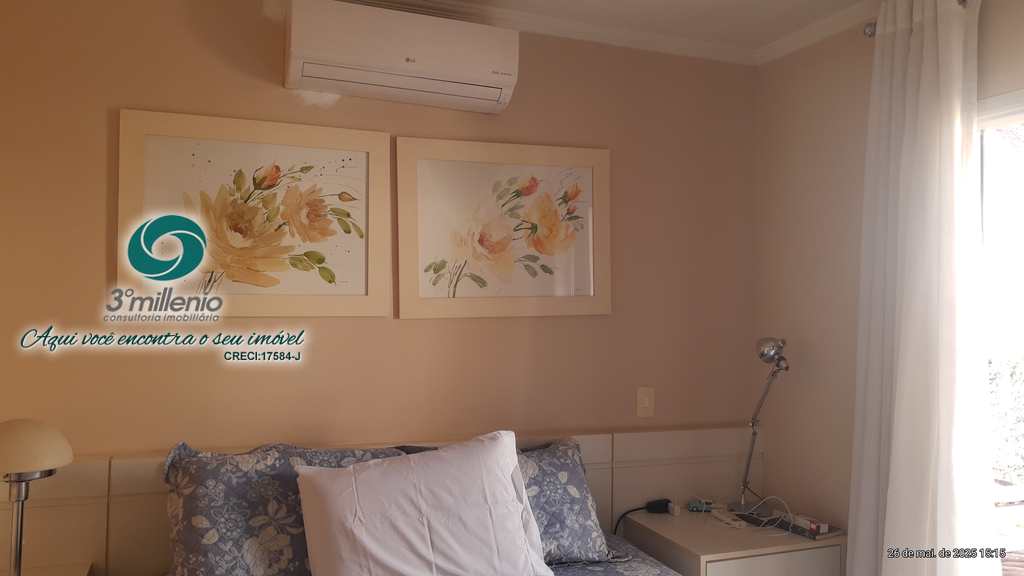 Casa em Cotia, no bairro Granja Viana