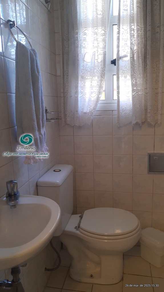 Casa em Cotia, no bairro Granja Viana