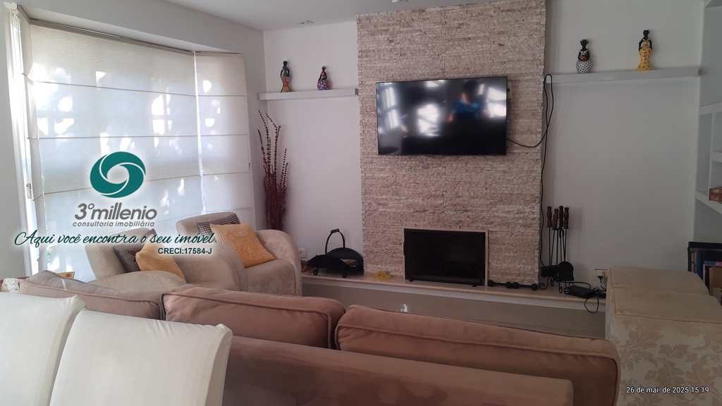 Casa em Cotia, no bairro Granja Viana