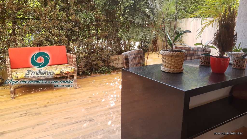 Casa em Cotia, no bairro Granja Viana