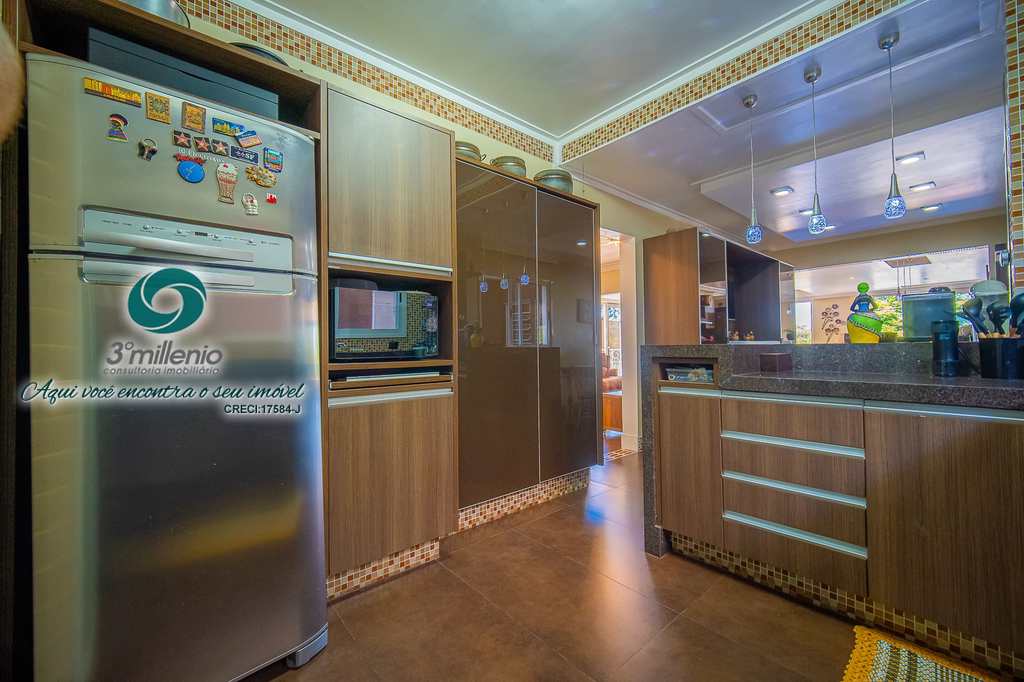 Casa em Cotia, no bairro Granja Viana