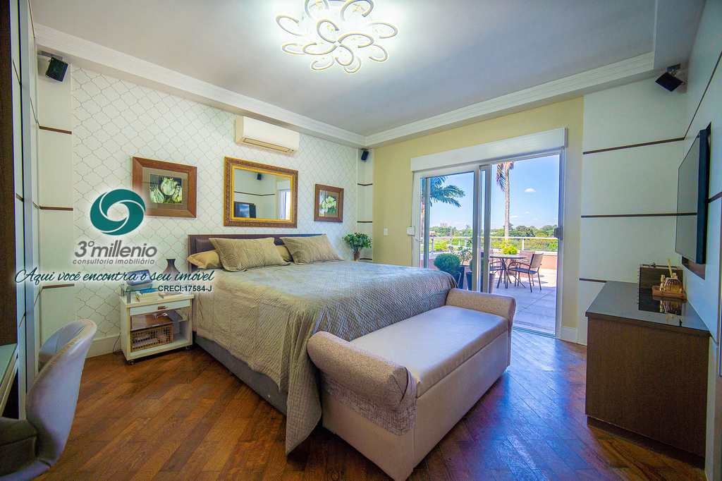 Casa em Cotia, no bairro Granja Viana