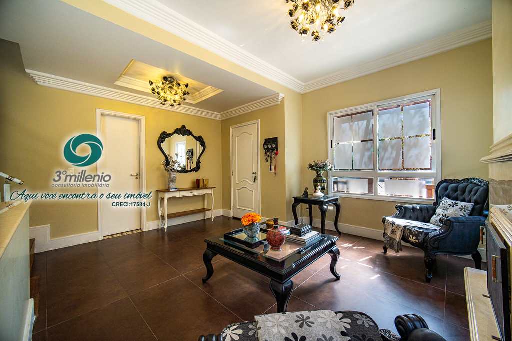 Casa em Cotia, no bairro Granja Viana