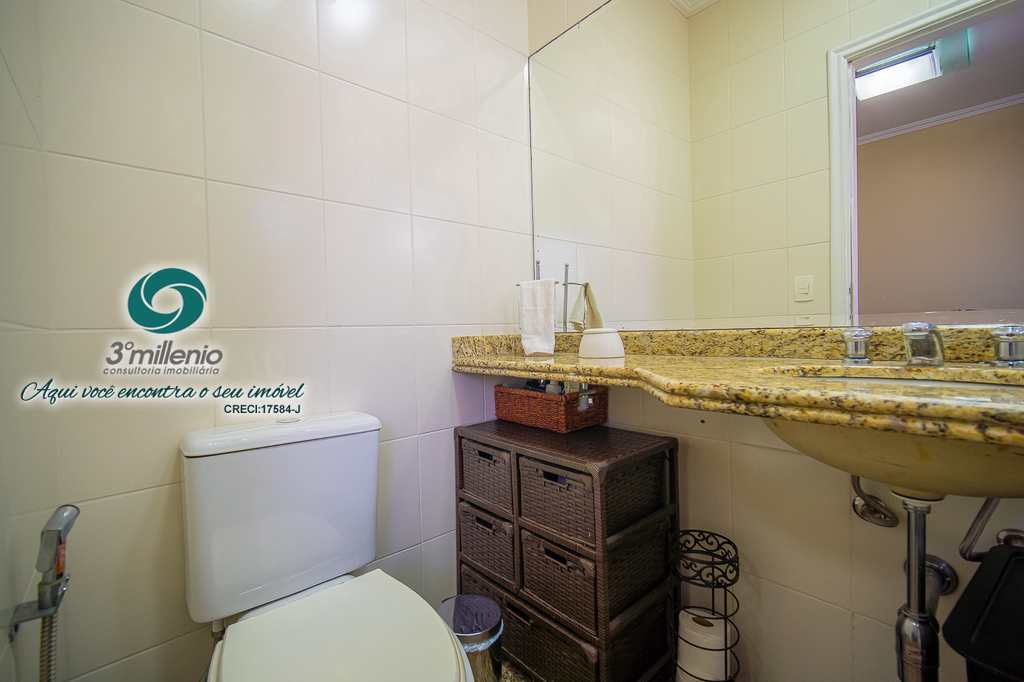 Casa em Cotia, no bairro Granja Viana