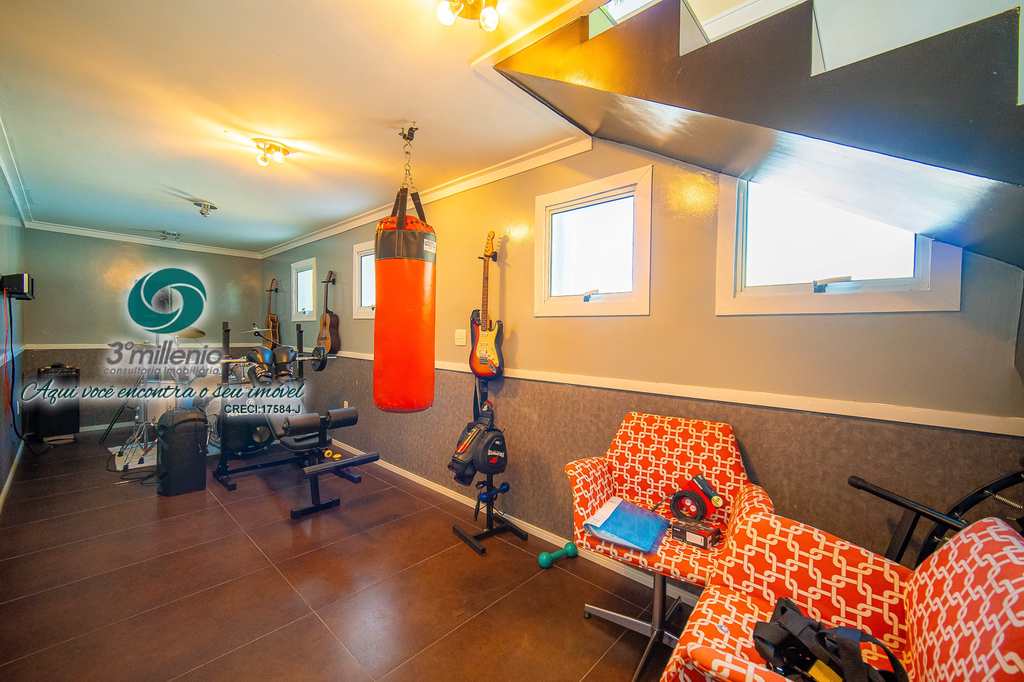 Casa em Cotia, no bairro Granja Viana