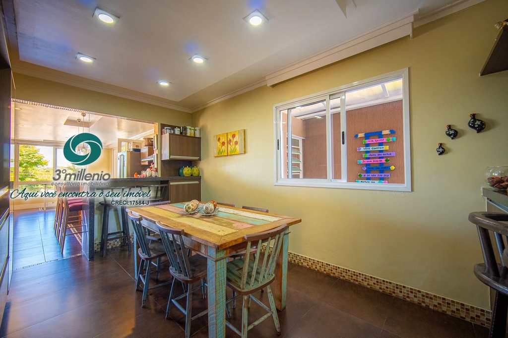 Casa em Cotia, no bairro Granja Viana