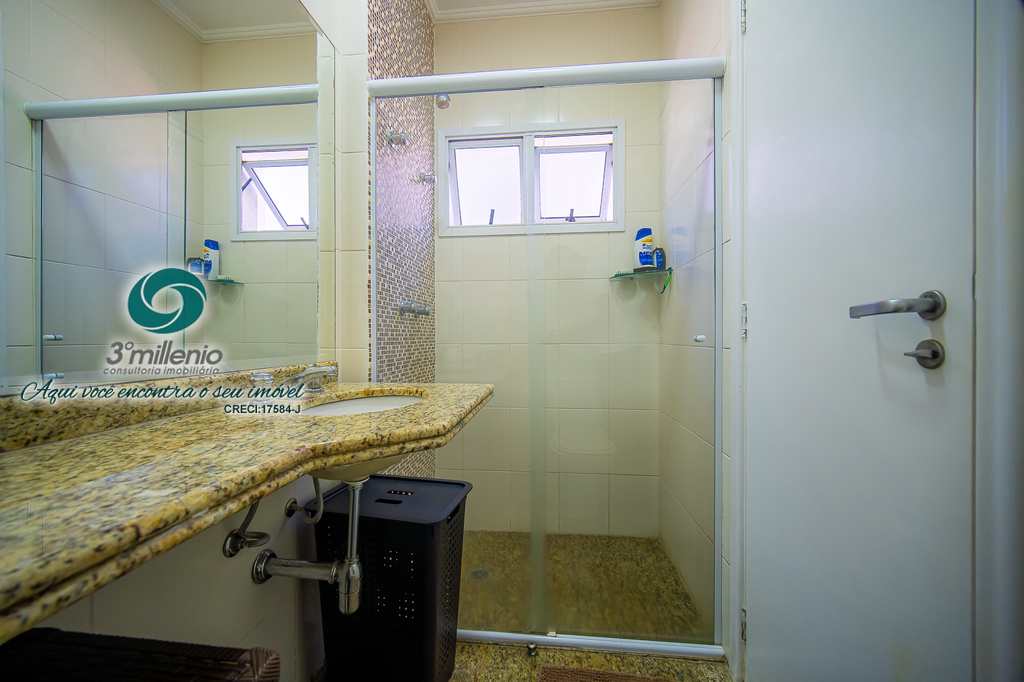 Casa em Cotia, no bairro Granja Viana