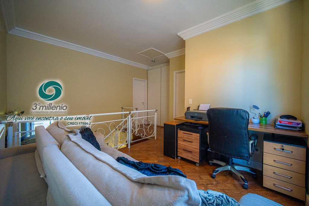 Casa em Cotia, no bairro Granja Viana