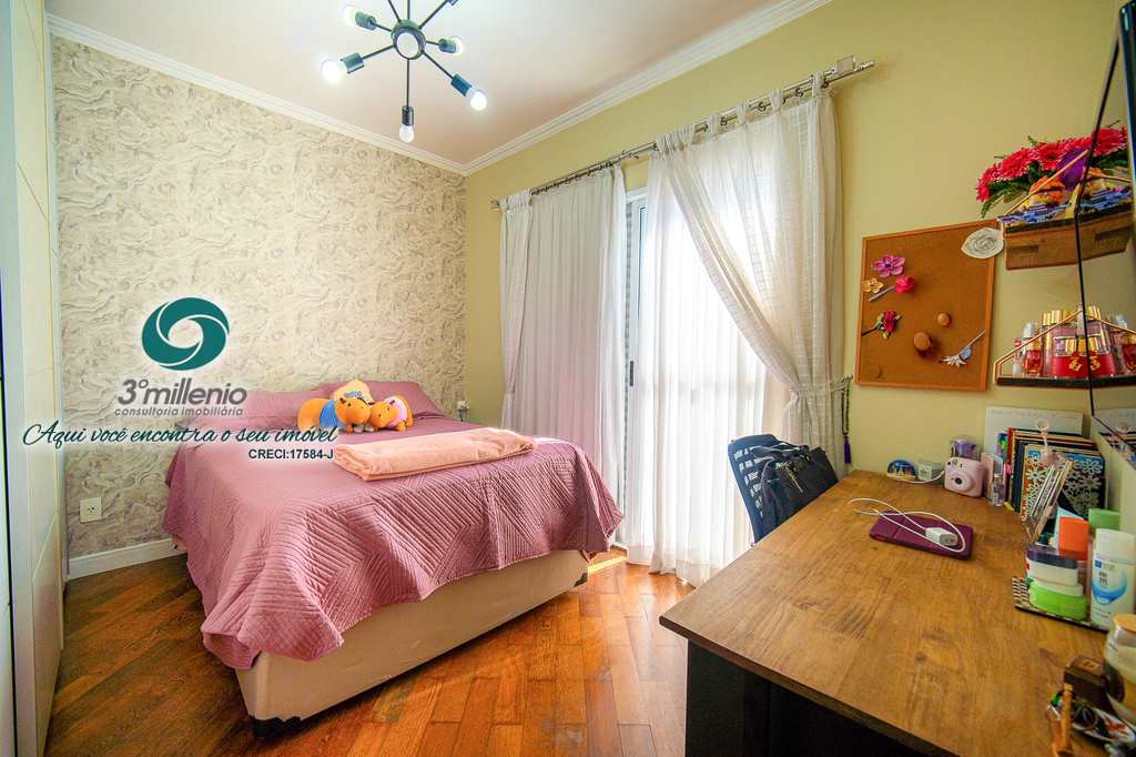 Casa em Cotia, no bairro Granja Viana