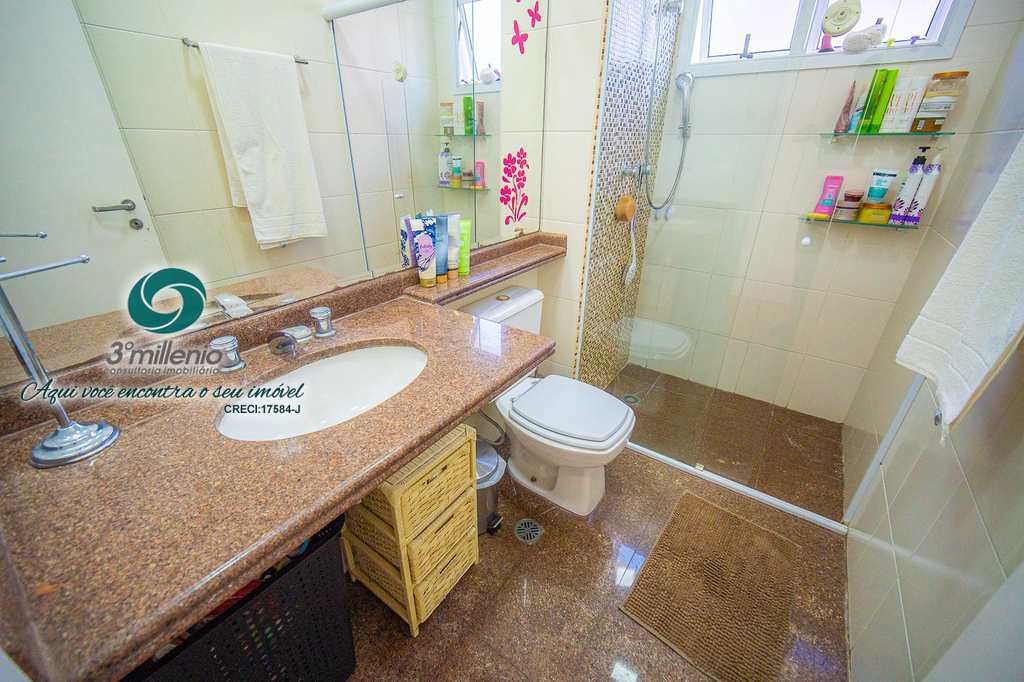 Casa em Cotia, no bairro Granja Viana