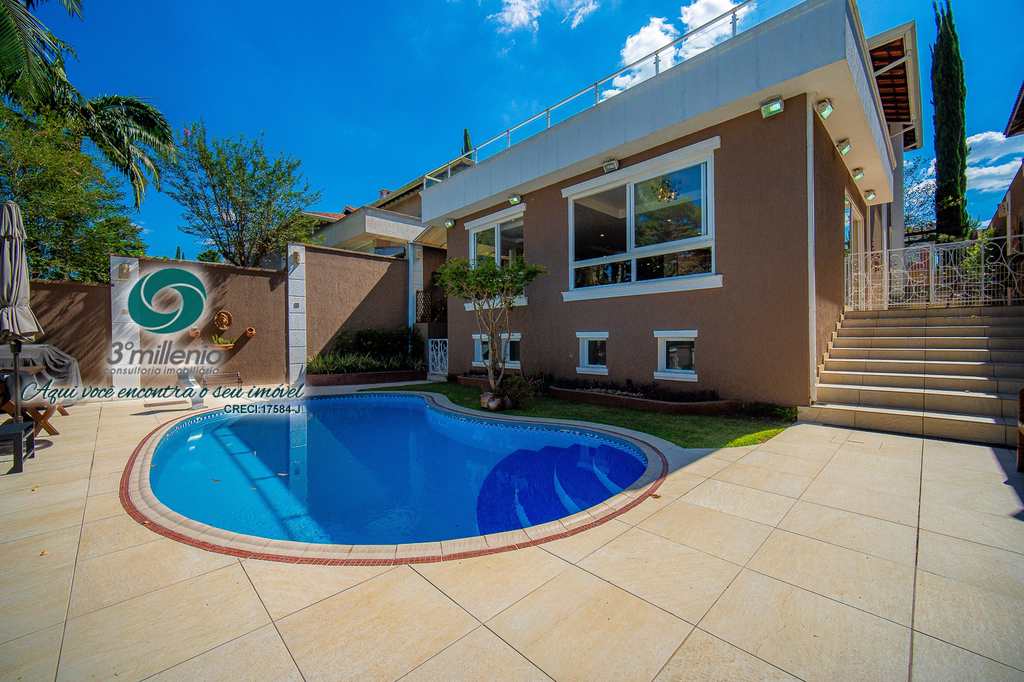 Casa em Cotia, no bairro Granja Viana
