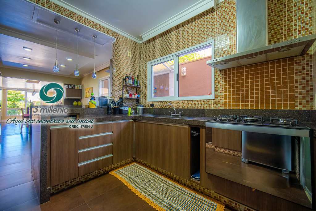 Casa em Cotia, no bairro Granja Viana